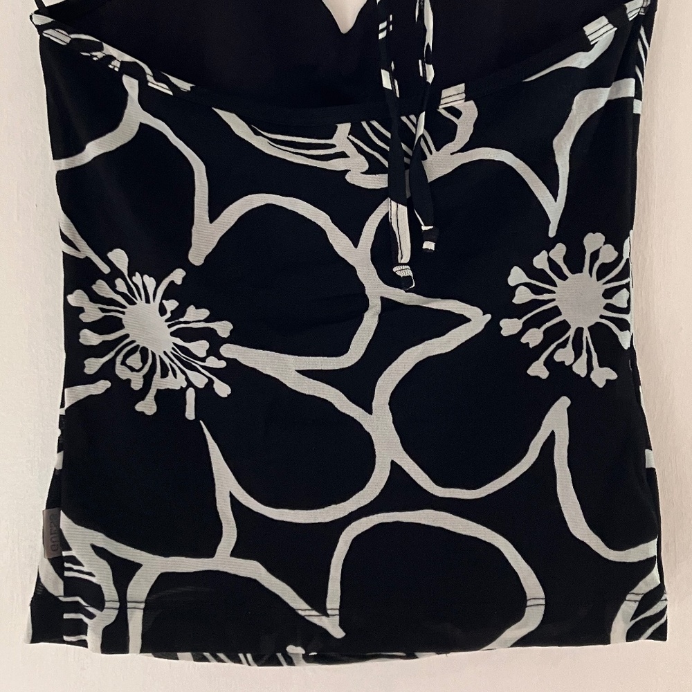 GUESS BLACK &WHITE FLORAL HALTER - Picture 11 of 14